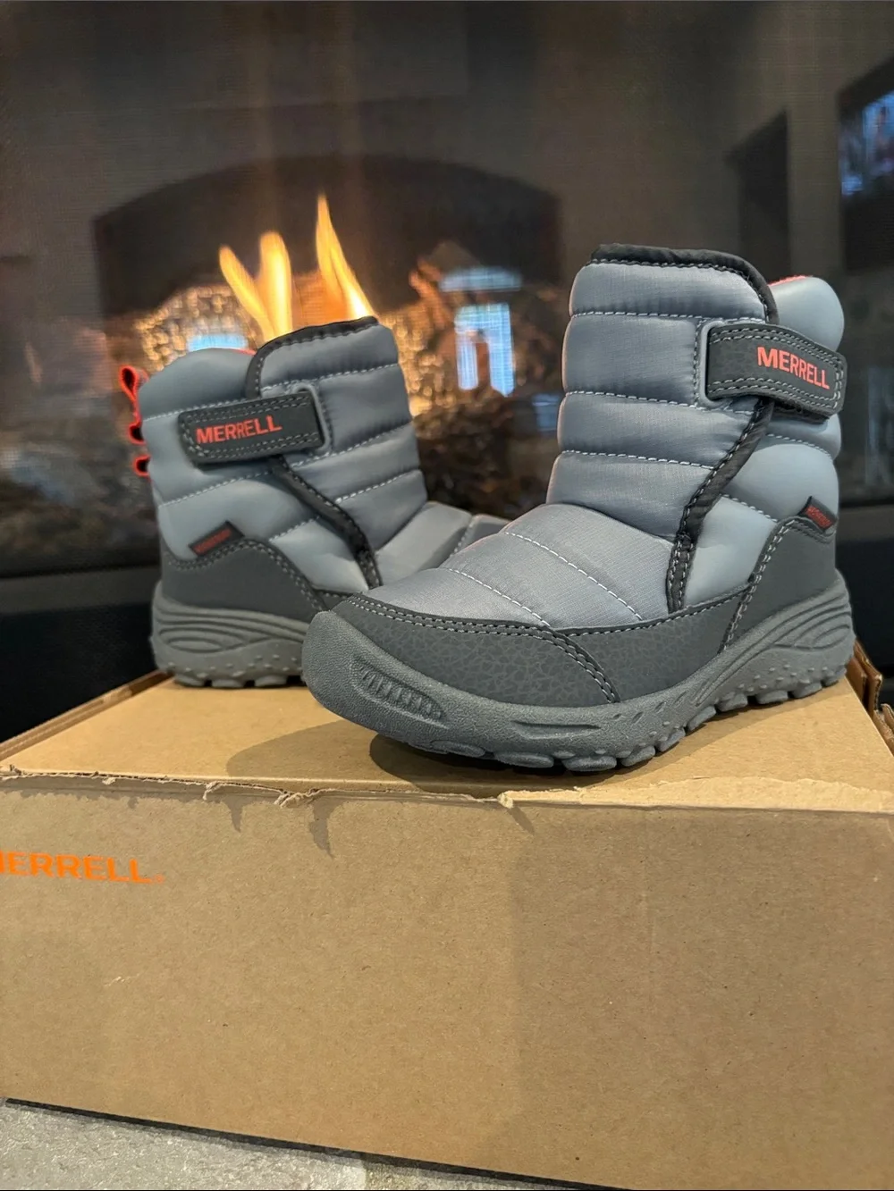 Merrill Polar Puffer,Water repellent,insulated,grip sole,velcro,pull tab,winter